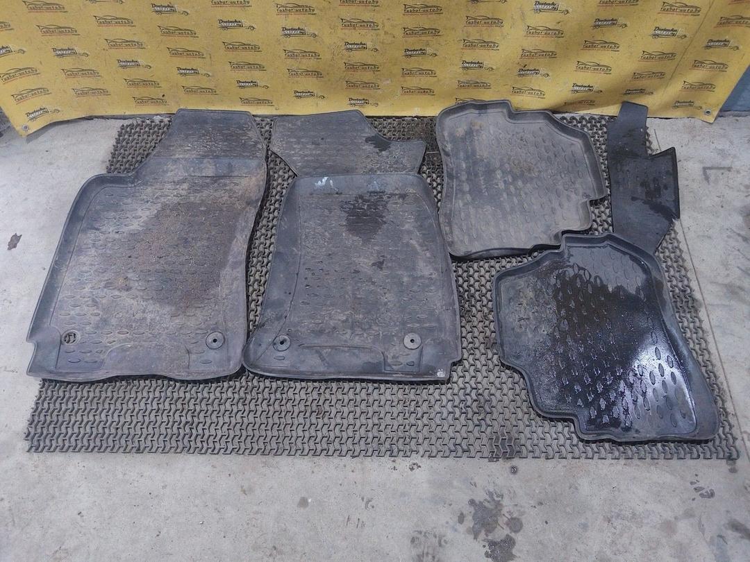 Коврики в салон B8VGO9 Volkswagen Passat