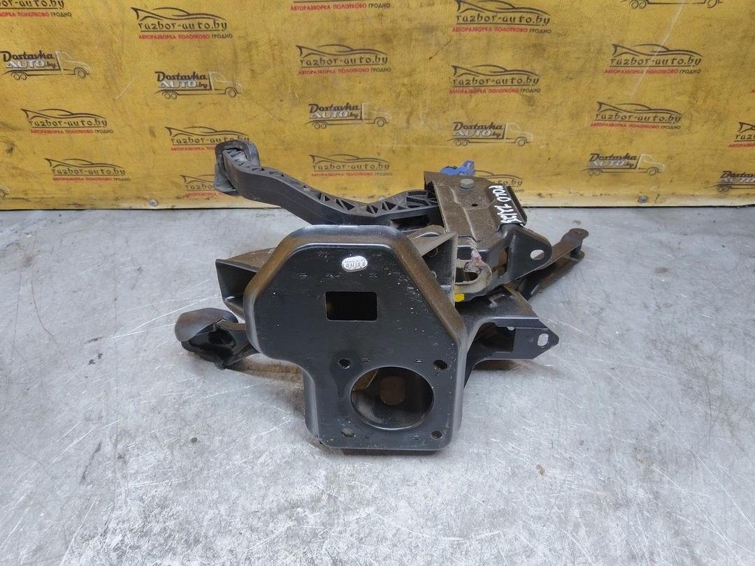 Узел педальный (блок педалей) YFF7YM Volkswagen Polo купить с доставкой