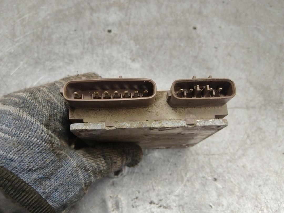 Блок управления форсунками R0U8U0 Toyota Corolla - Фото 3