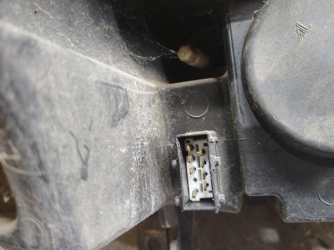 Фара левая 94AETO Peugeot 407 undefined