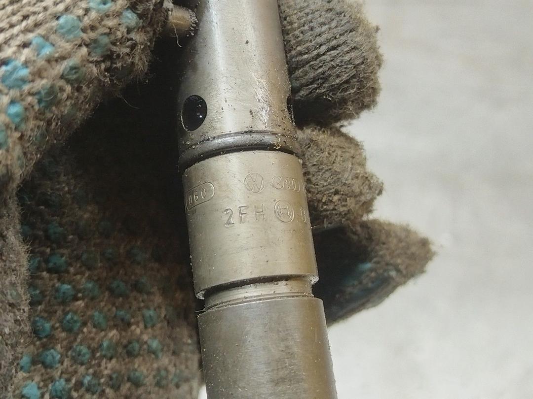 Форсунка HZCOV7 Audi A4 купить в магазине запчастей бу