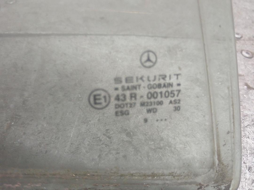 Стекло двери передней правой QSLRA7 Mercedes A W168 купить