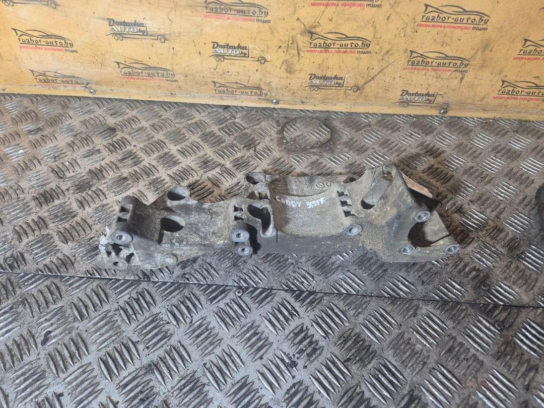 Кронштейн компрессора кондиционера TOOO0D Volkswagen Caddy - Фото 1