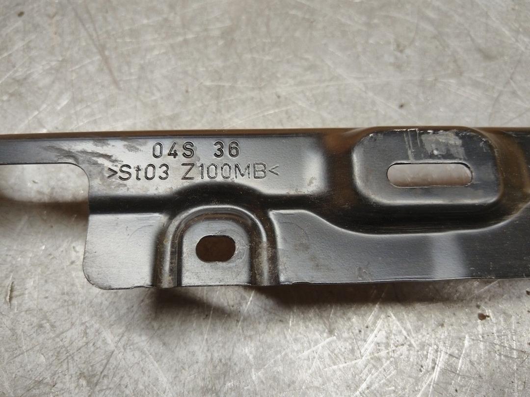 Кронштейн U8PQD2 Volkswagen Passat купить с доставкой