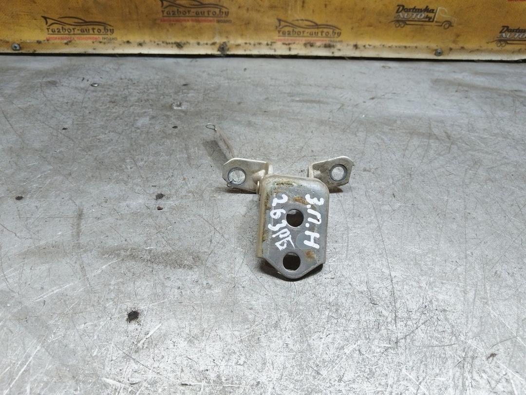 Петля двери задней правой WLCU2T Mazda 3 купить на авторазборке