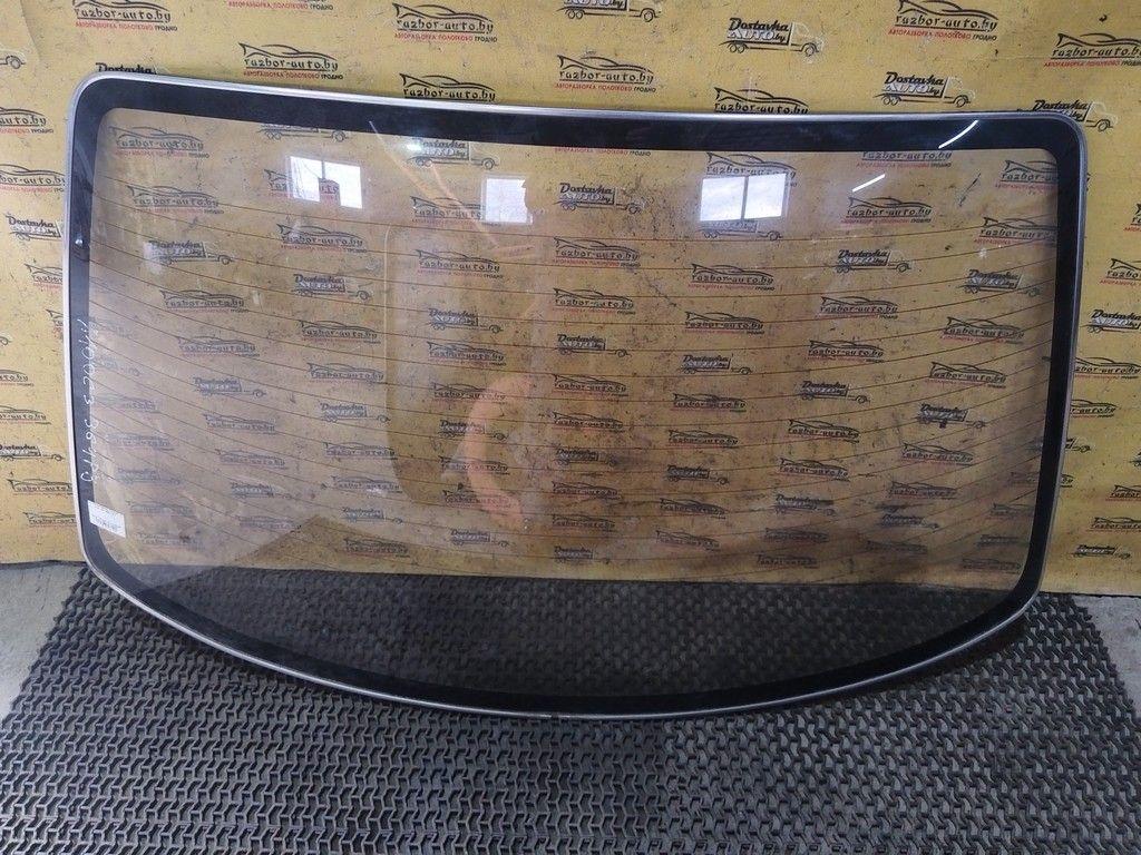 Стекло заднее YRJX3A Audi 100 - Фото 1