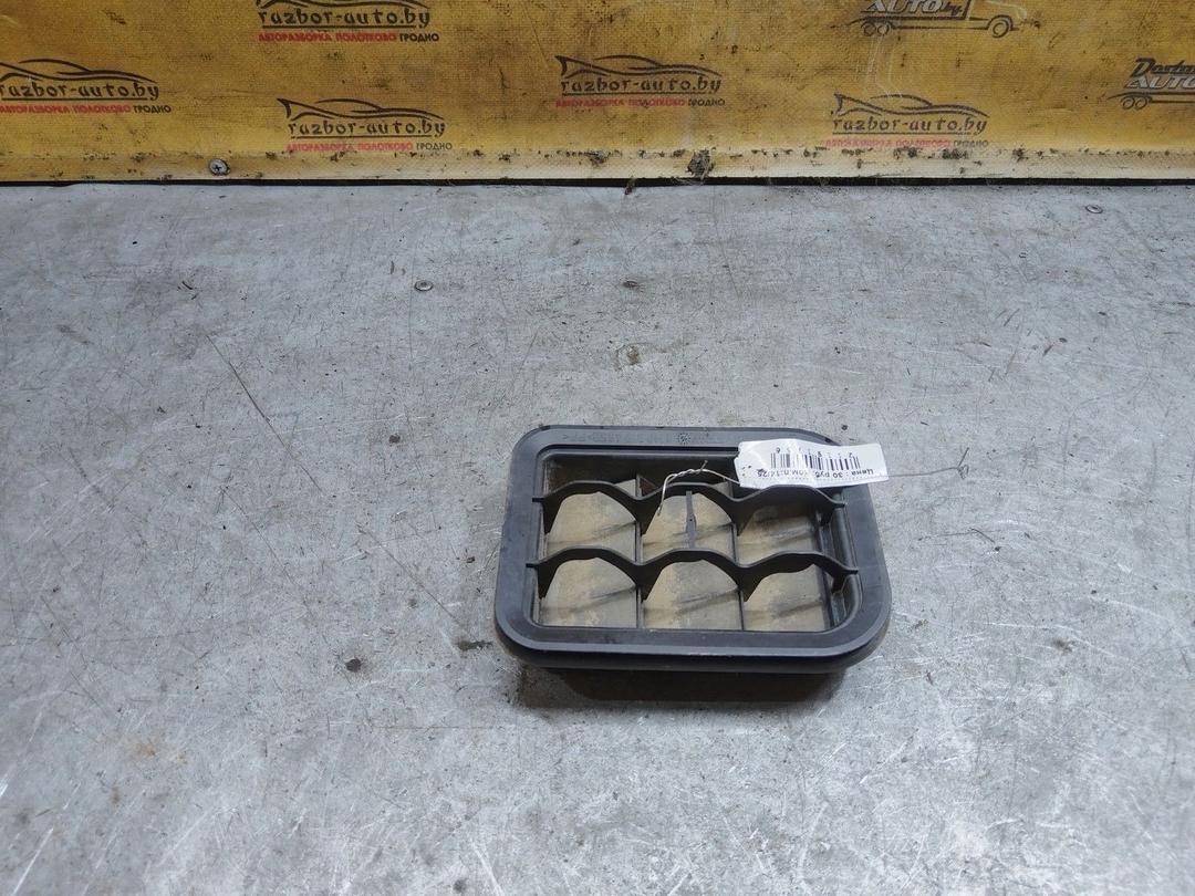 Решетка вентиляции кузова L5Y0PA Seat Toledo купить