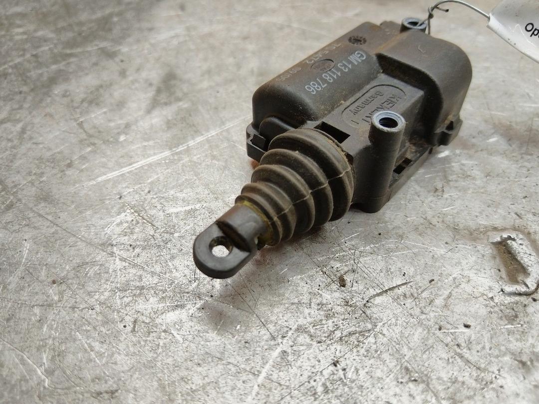 Активатор замка багажника TES9HU Opel Zafira купить