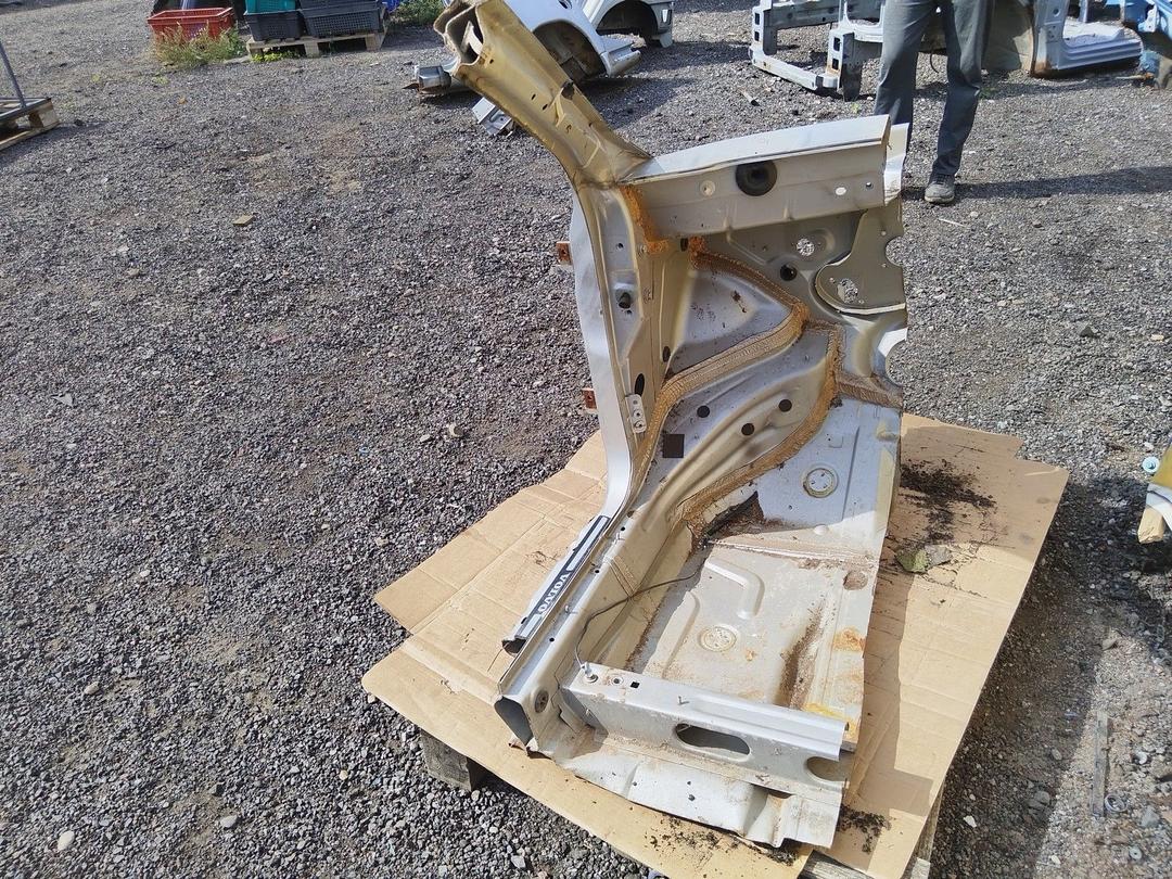 Стойка кузовная передняя левая KX8SQH Volvo V70 - Фото 3