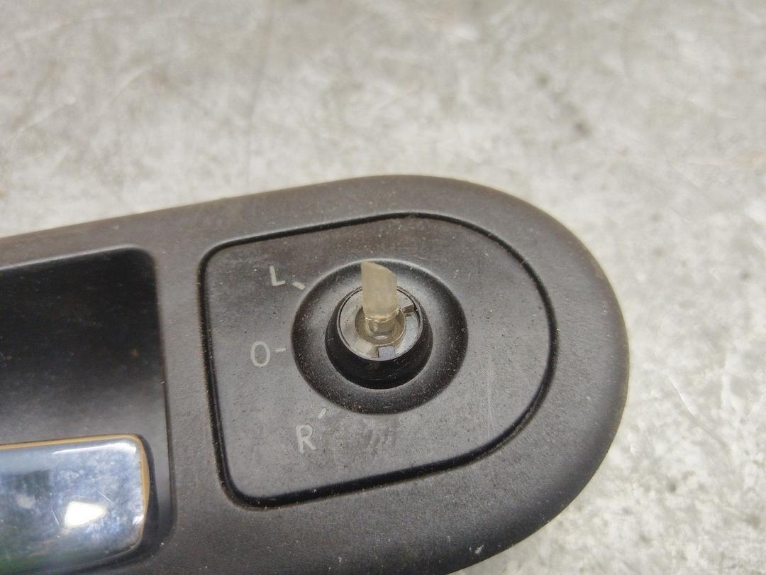 Ручка внутренняя передняя левая F8ETLP Volkswagen Golf купить