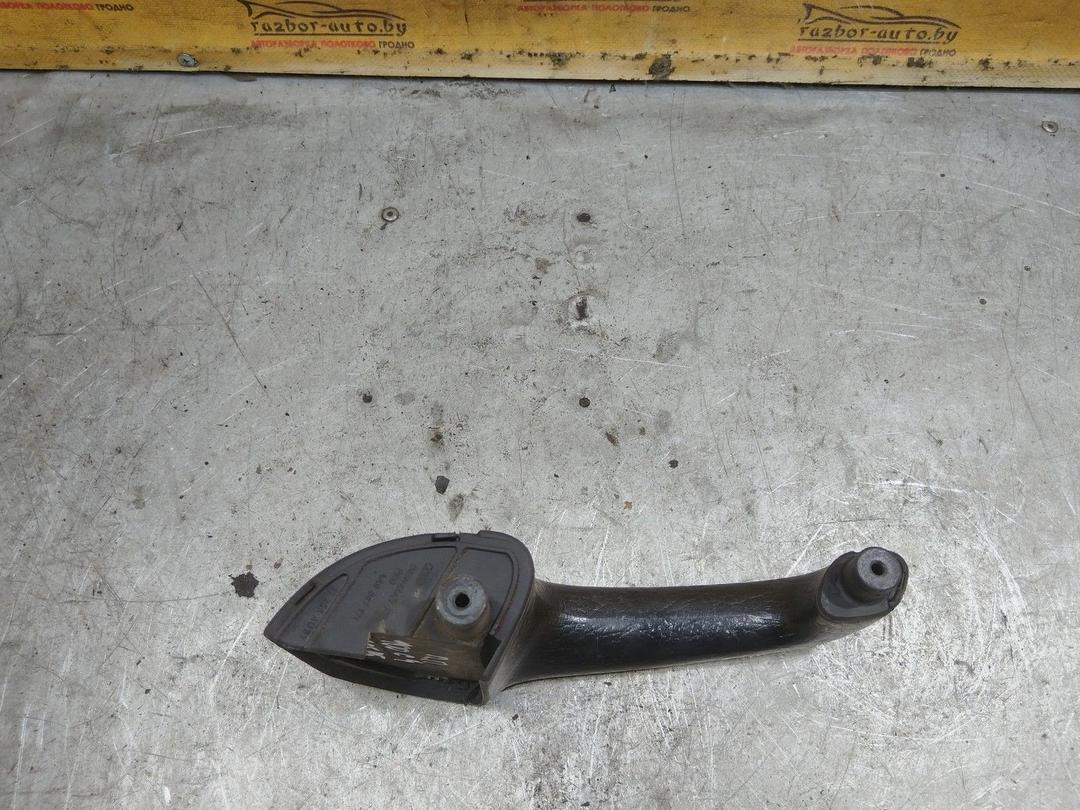 Ручка внутренняя передняя правая 9P21E1 Audi 100 купить в магазине запчастей бу