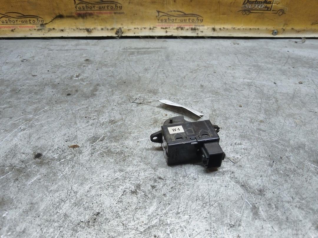 Кнопка стеклоподъемника заднего правого X8WOQM Daewoo Leganza купить с доставкой