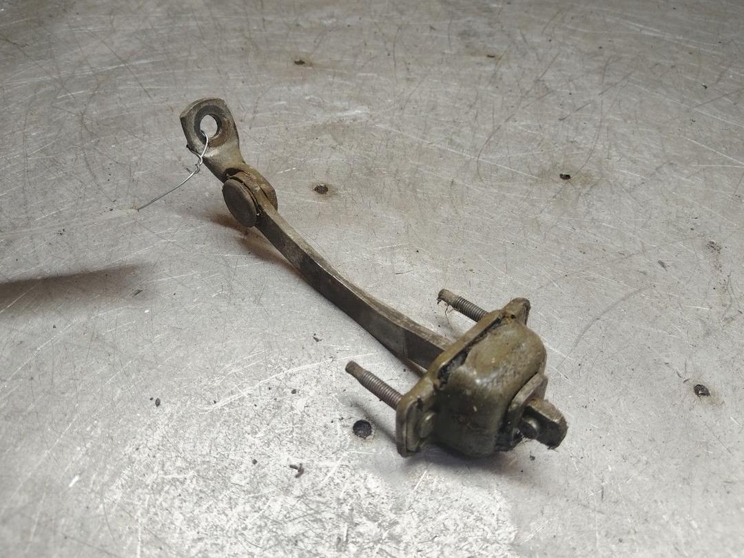 Ограничитель открывания двери передней CKWOQI Ford Escort купить в магазине запчастей бу