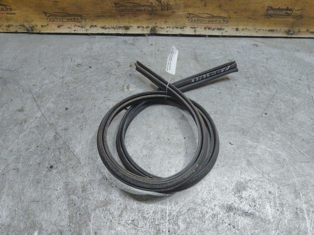 Уплотнитель капота V20UKA Honda FR-V - Фото 1