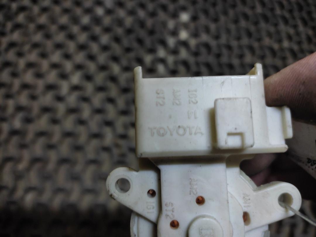 Контактная группа O3GT2Y Toyota Avensis Verso купить в магазине запчастей бу