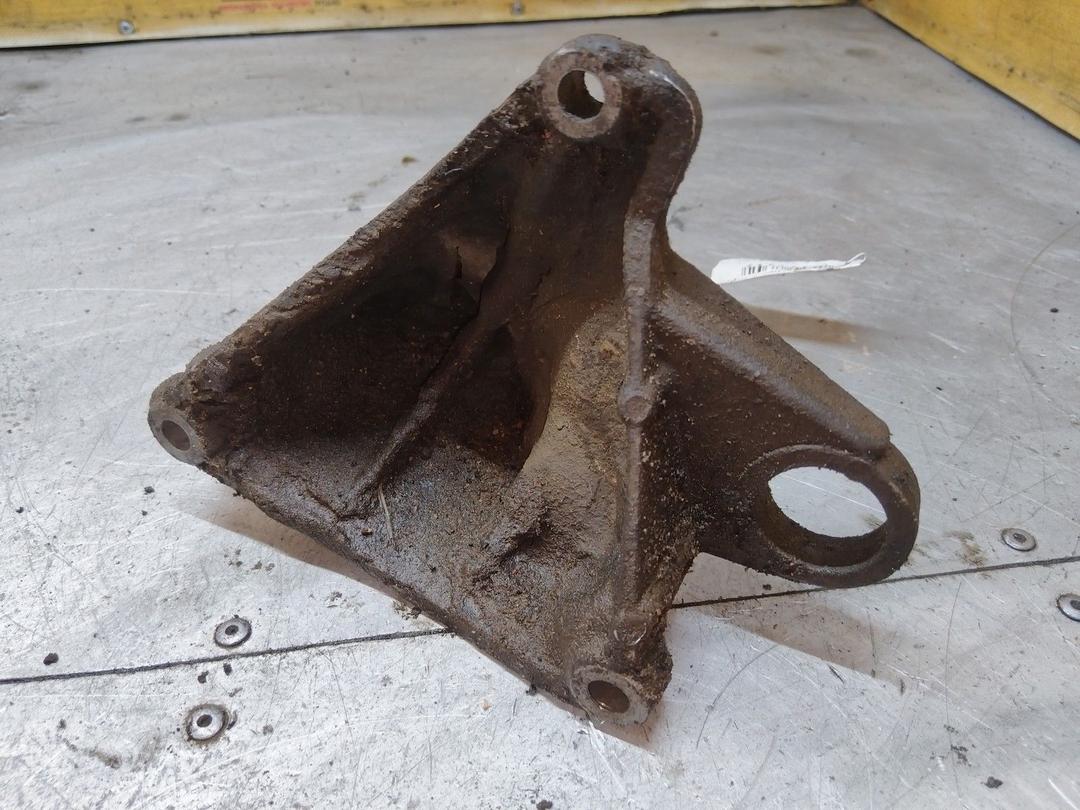 Кронштейн КПП ZNN3EH Audi A4 купить с доставкой