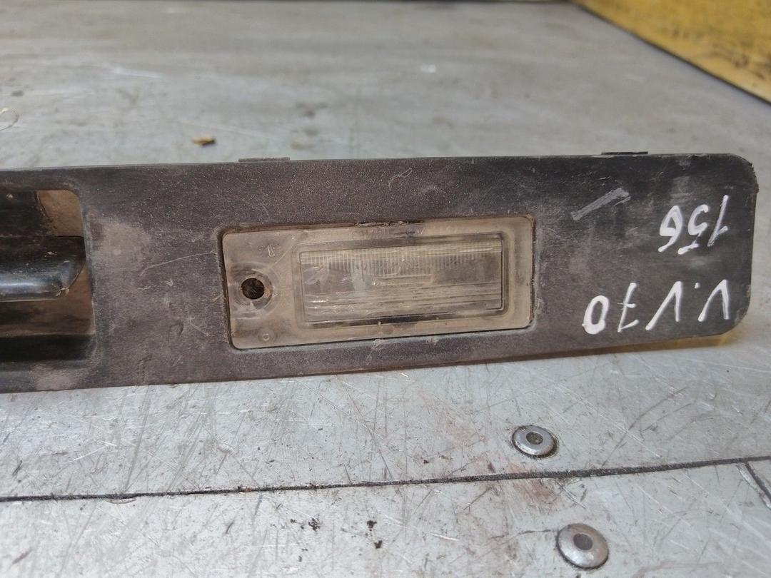 Накладка подсветки номера HR1H1W Volvo V70 купить на авторазборке