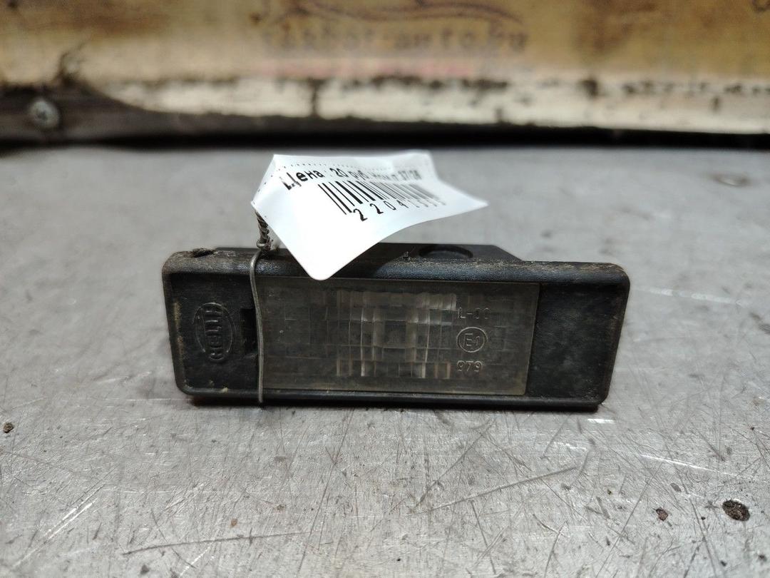 Подсветка номера WW2HZD Peugeot 607 - Фото 1
