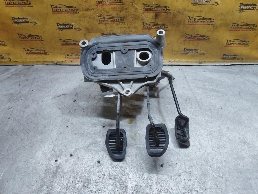 Узел педальный (блок педалей) 3PCFR0 Peugeot 607 купить с доставкой. Огромный выбор запчастей и марок авто. У нас есть практически все.