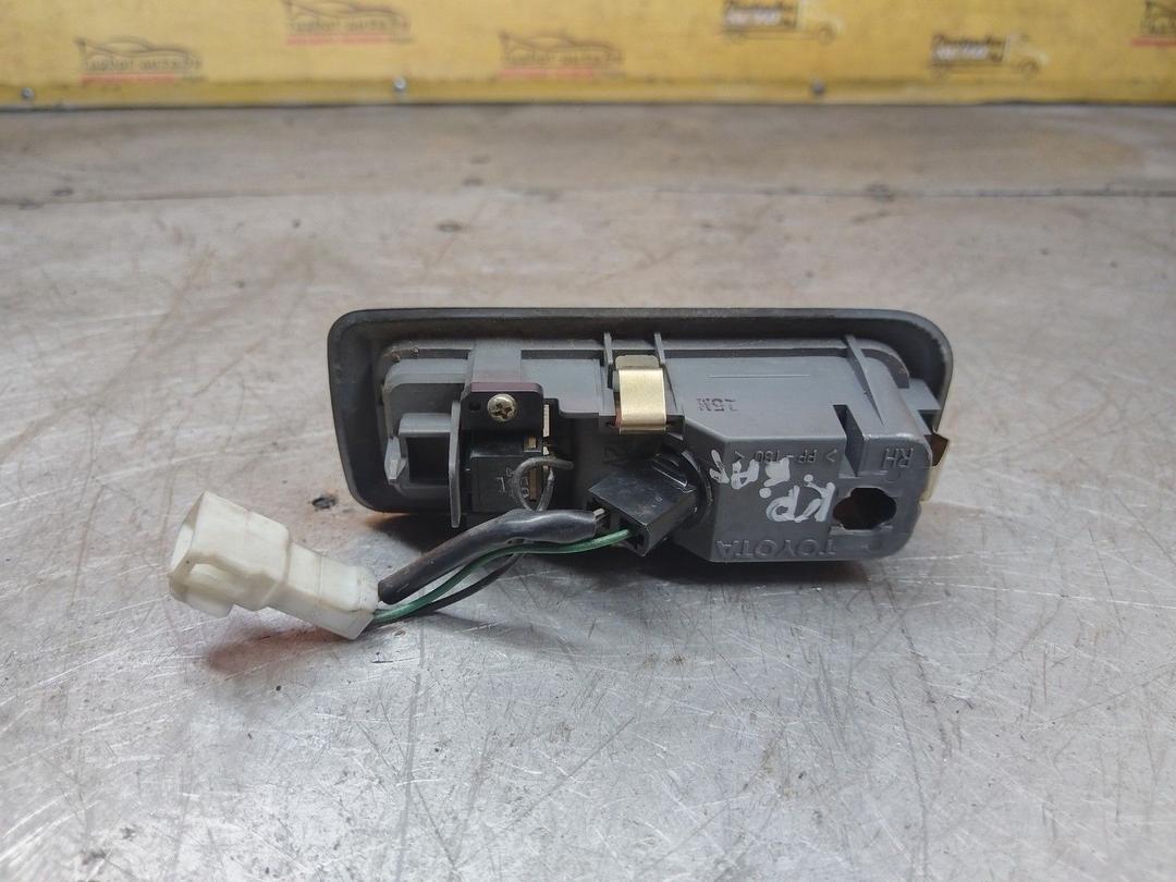 Фонарь салона (плафон) KSSYJB Toyota Avensis Verso - Фото 3