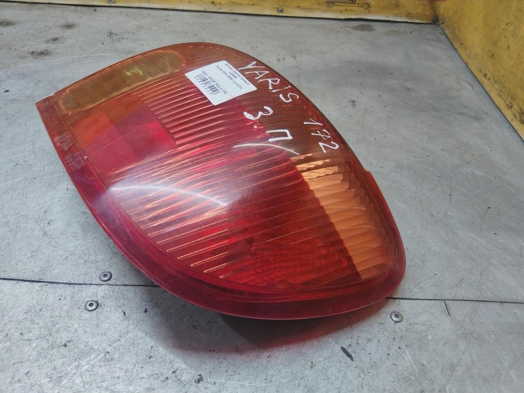 Фонарь задний правый IL5AE6 Toyota Yaris купить с доставкой
