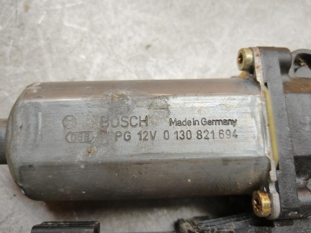 Моторчик стеклоподъемника передний правый F70PFP Volkswagen Passat - Фото 3