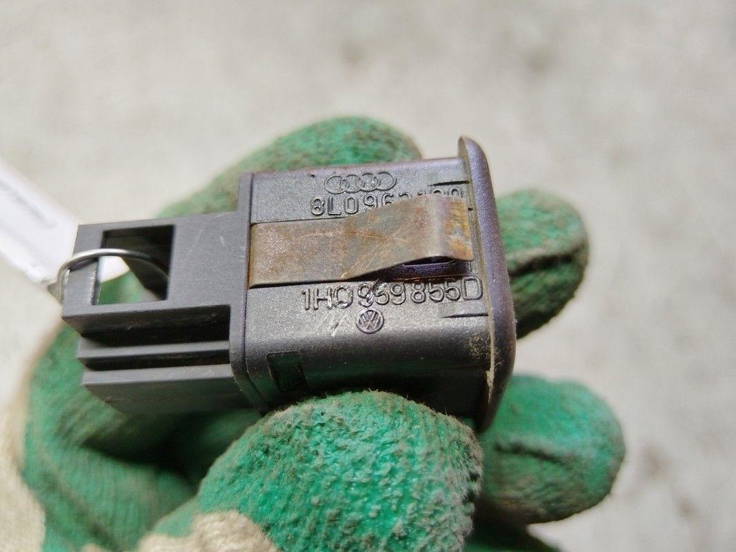 Кнопка (выключатель) CSBO80 Audi A3 купить в магазине запчастей бу