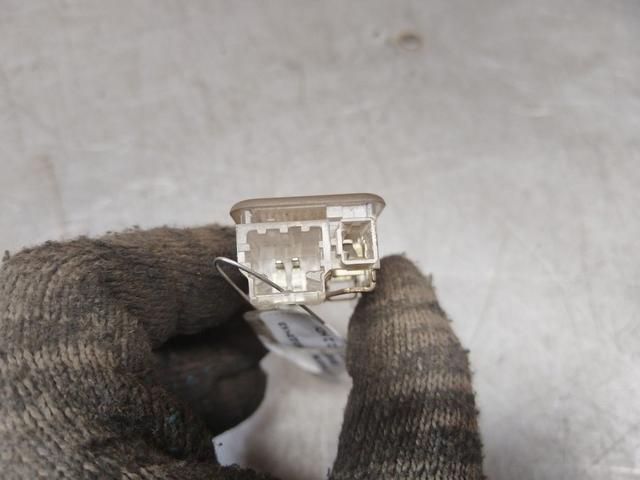 Плафон подсветки бардачка  SW0TKI Peugeot 607 купить с доставкой