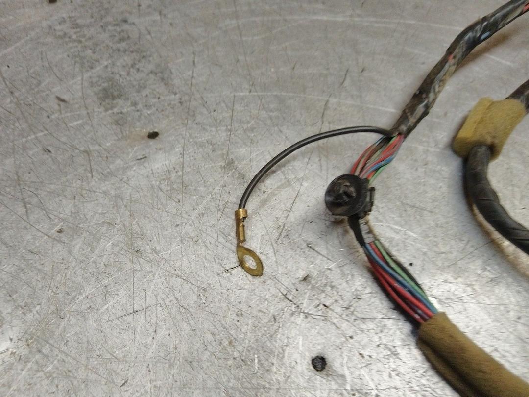 Проводка крышки багажника YM8DLQ Mazda Premacy undefined