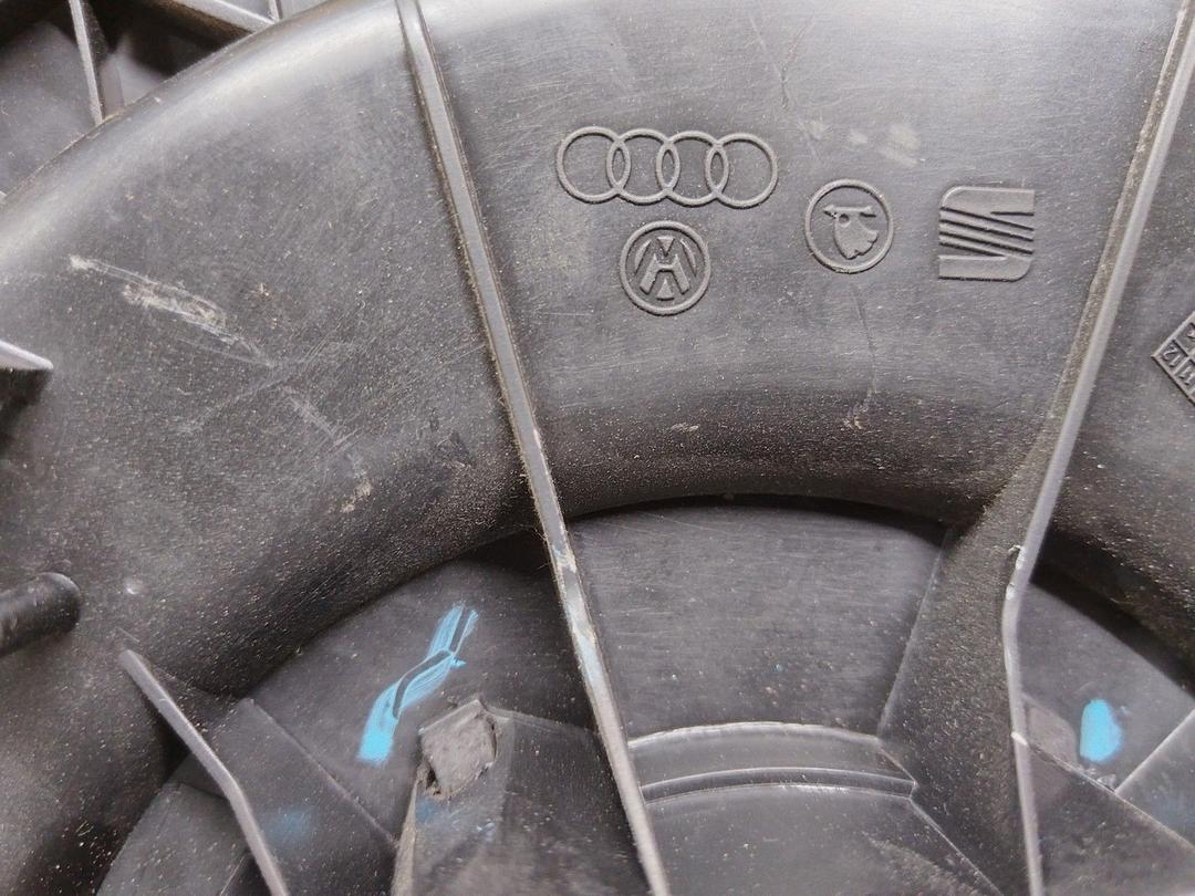 Моторчик печки Z7AC9Y Volkswagen Polo undefined