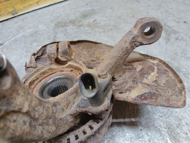 Кулак поворотный левый R93PFX Seat Toledo купить в магазине запчастей бу