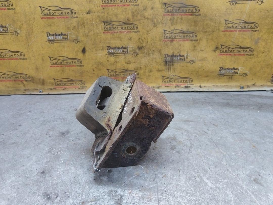 Кронштейн рессоры TFGBYG Renault Master