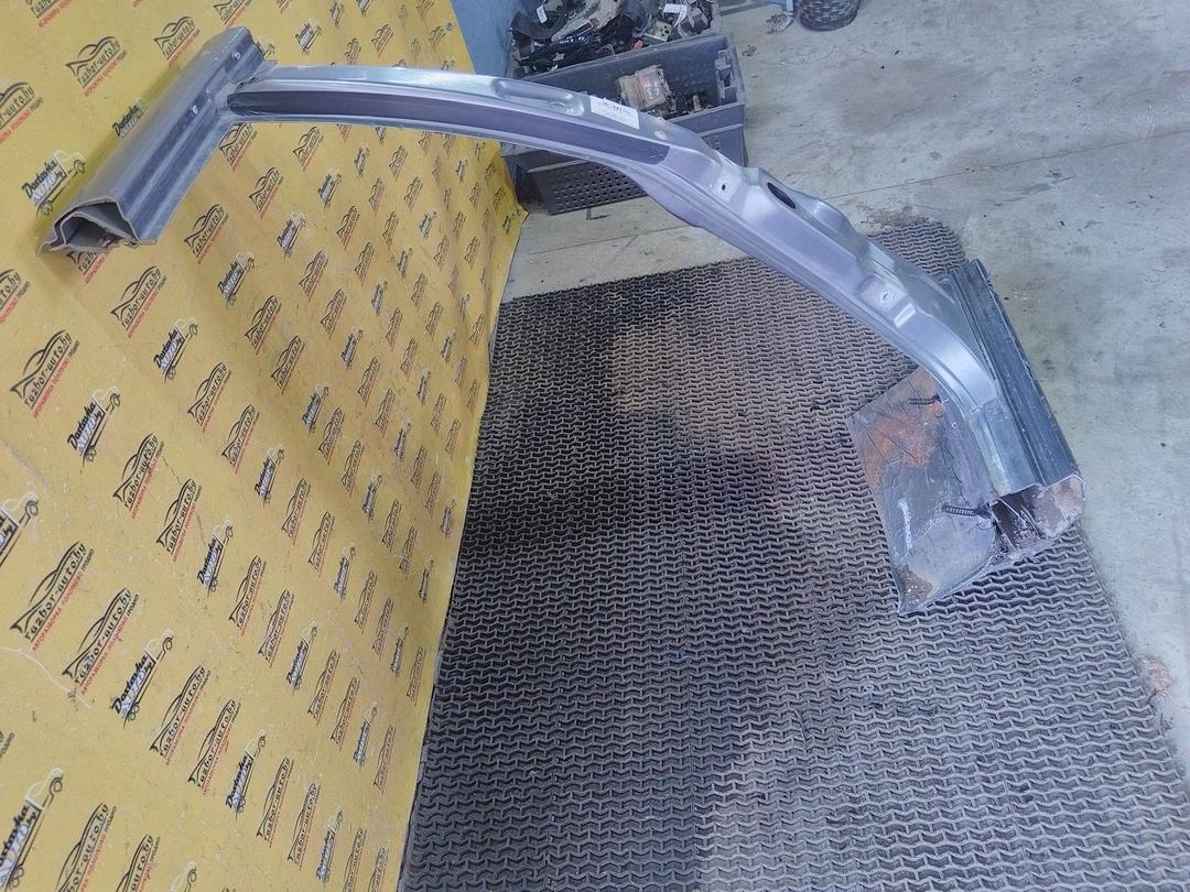 Стойка кузовная центральная правая 8G0YER Audi 80 купить с доставкой