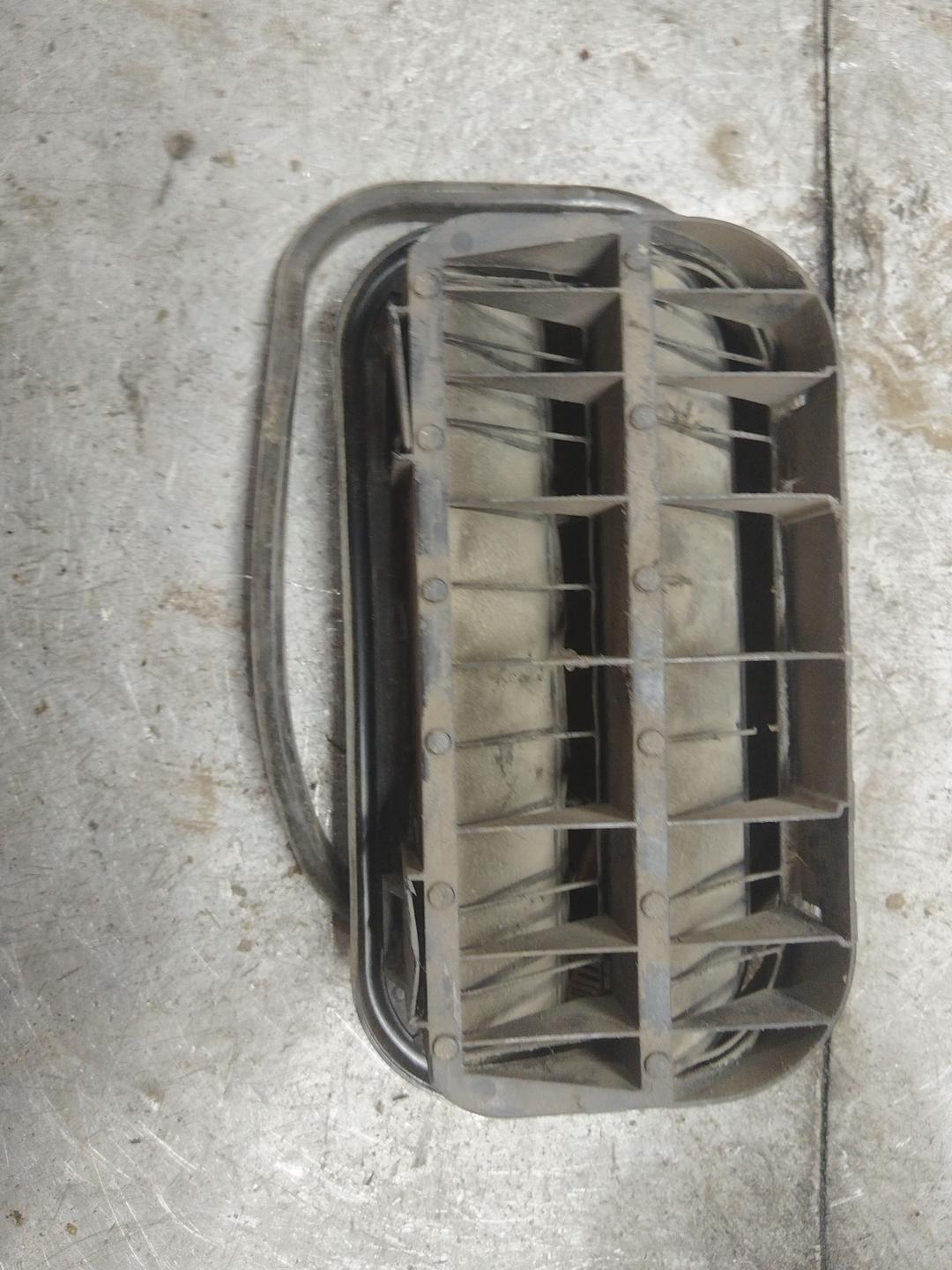 Решетка вентиляции кузова 5500AS Audi 80 купить