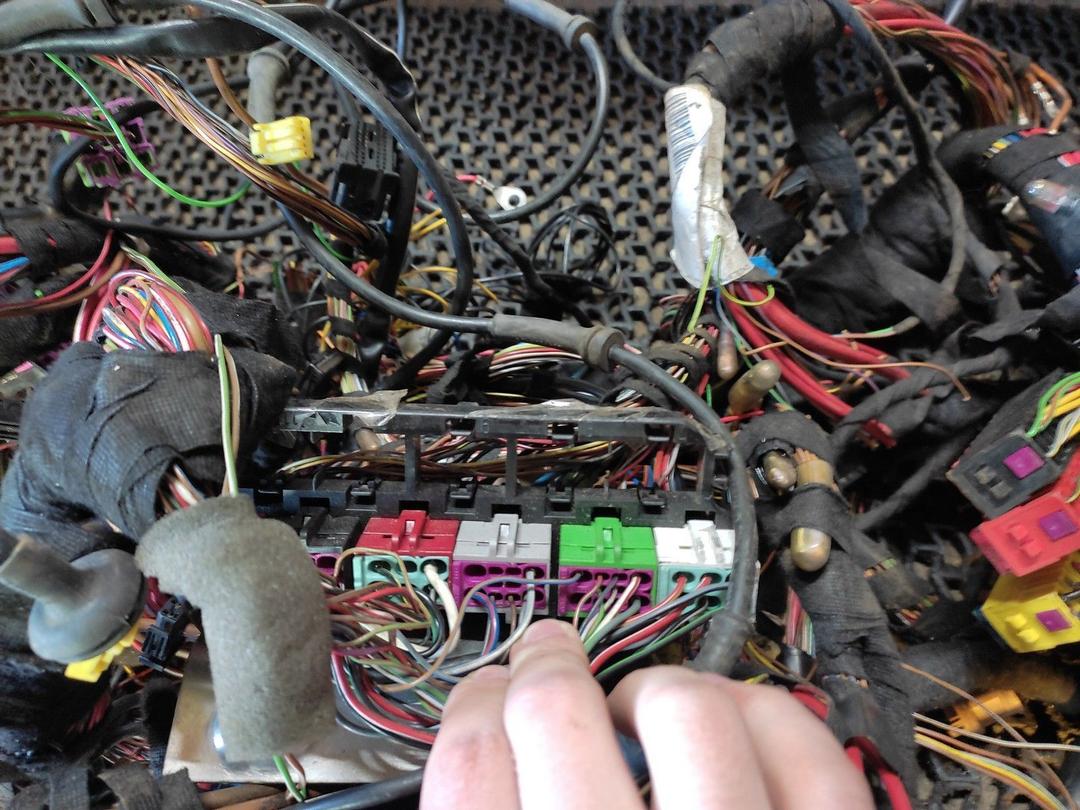 Проводка QI1F5O Audi A8 купить в магазине запчастей бу