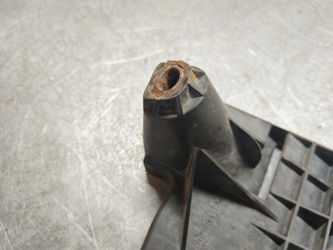 Полка аккумулятора DDD3C7 Ford Fusion купить на авторазборке