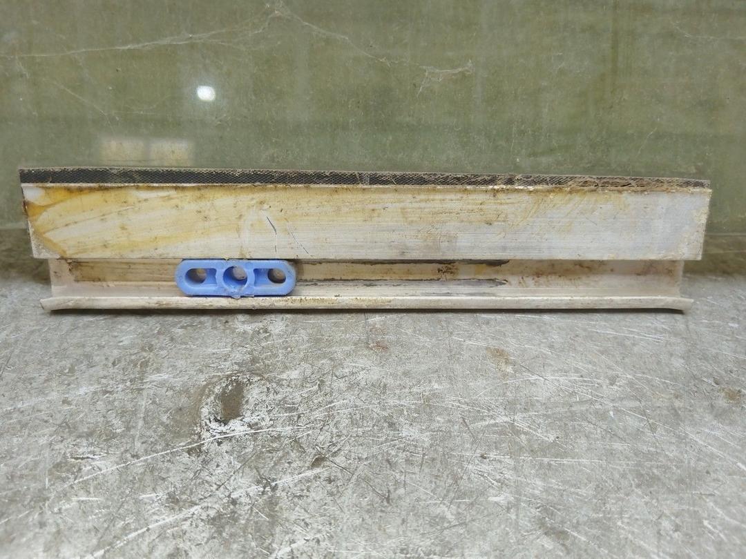 Стекло двери задней левой 0OQ42A Ford Escort купить в магазине запчастей бу