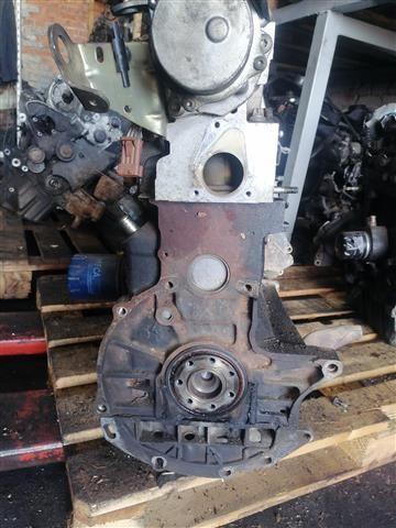 Двигатель 235400 Renault Scenic купить в магазине запчастей бу