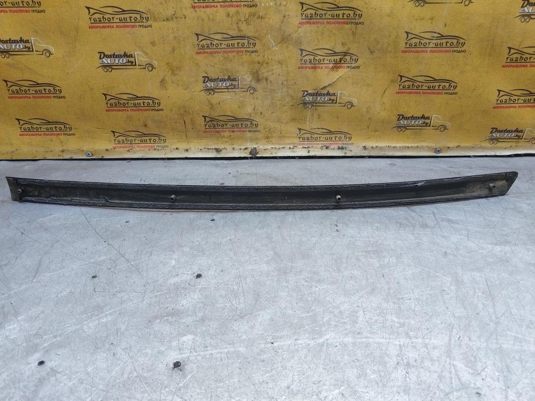 Молдинг двери задней правой LBF3C7 Volkswagen Passat купить