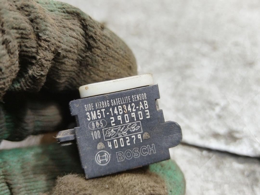 Датчик удара 2JJCS9 Mazda 3 купить в магазине запчастей бу