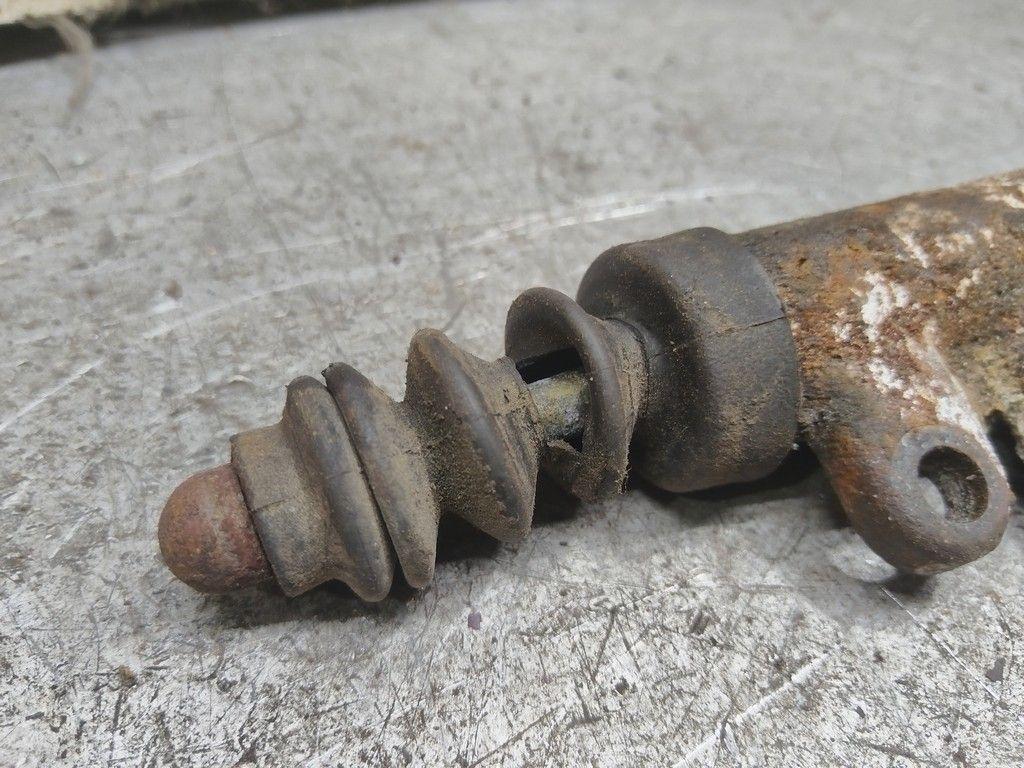 Цилиндр сцепления рабочий ZB8JKL Mazda Xedos 6 - Фото 2