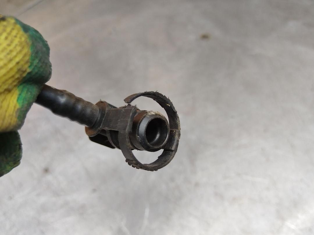 Трубка топливная J12B05 Volvo XC70 - Фото 4