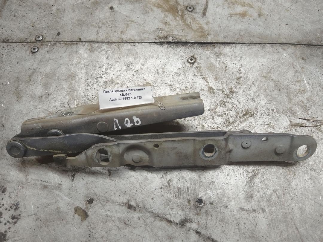 Петля крышки багажника XBJ525 Audi 80