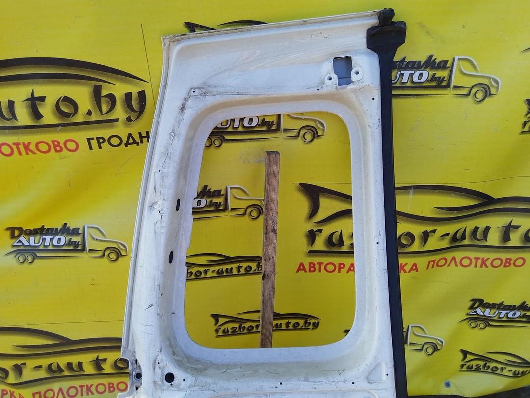 Дверь задняя распашная правая YMW2V1 Volkswagen Caddy undefined