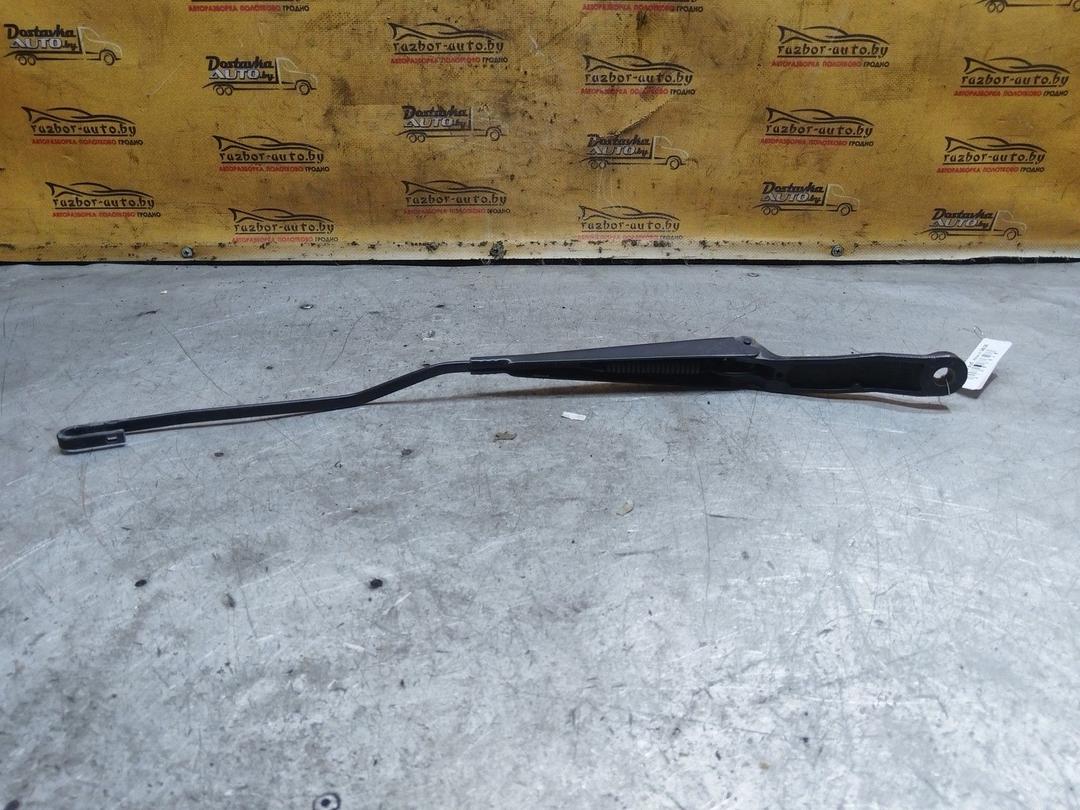 Щеткодержатель (поводок стеклоочистителя, дворник) HN129M Peugeot 206 купить