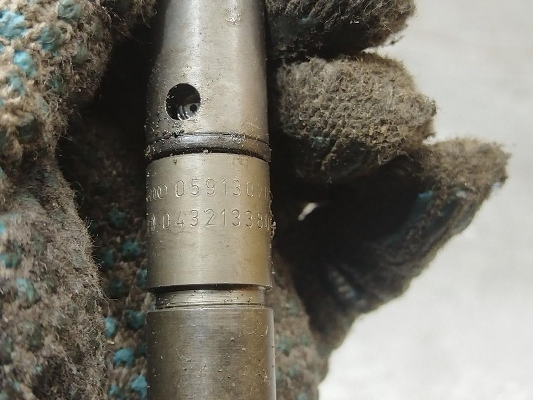 Форсунка HZCOV7 Audi A4 купить на авторазборке