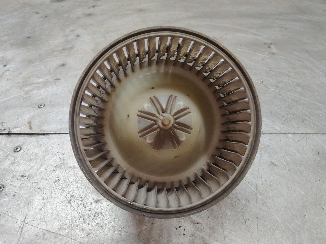 Моторчик печки XR3AFH Mitsubishi Carisma - Фото 1