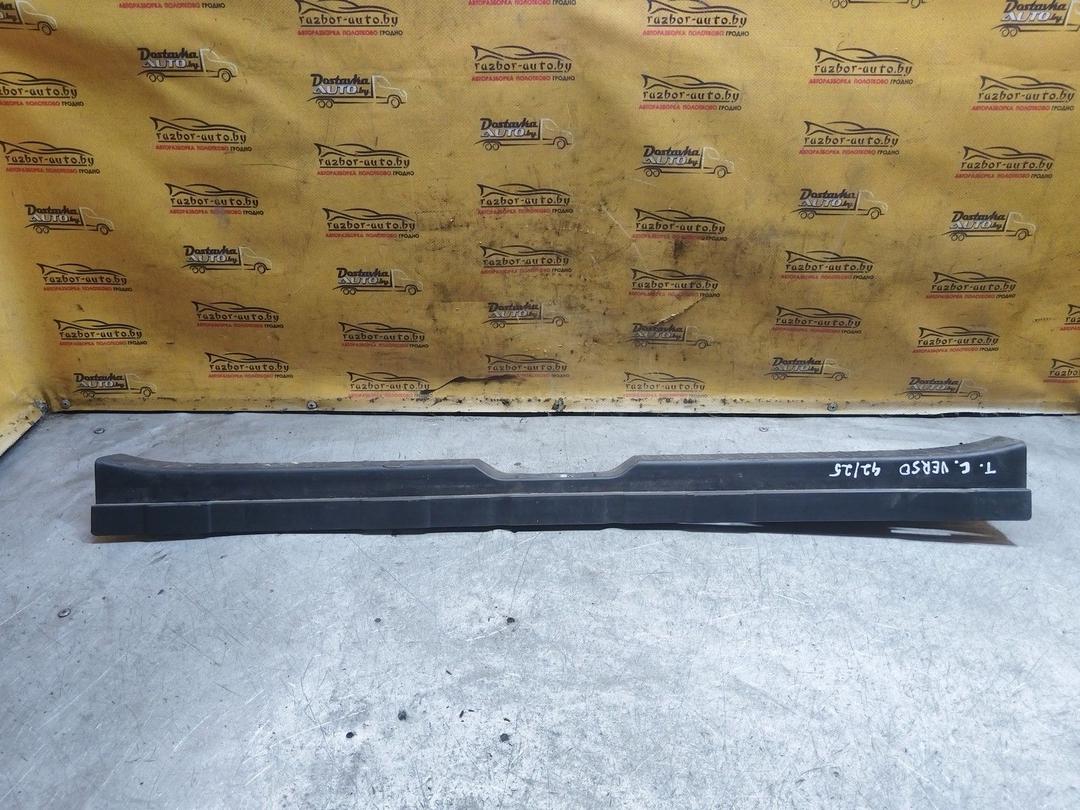 Накладка замка багажника 7Z1C69 Toyota Corolla Verso - Фото 3