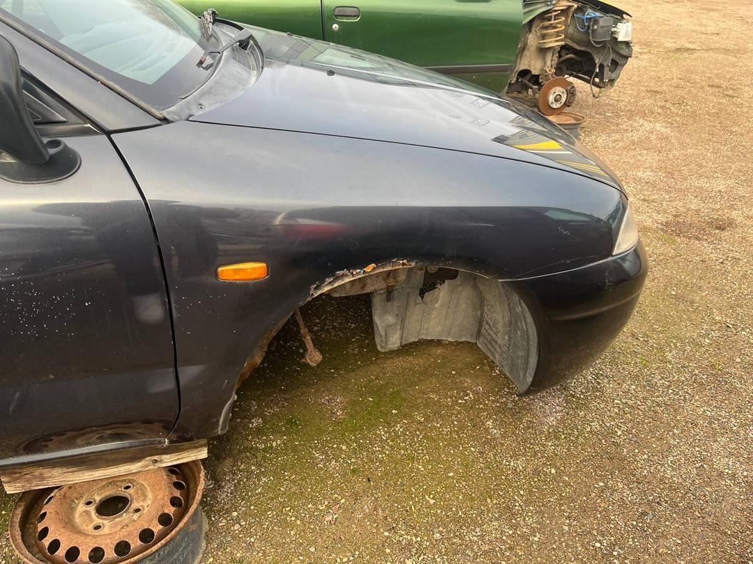 Повторитель передний правый 5Q6KNS Mitsubishi Carisma купить