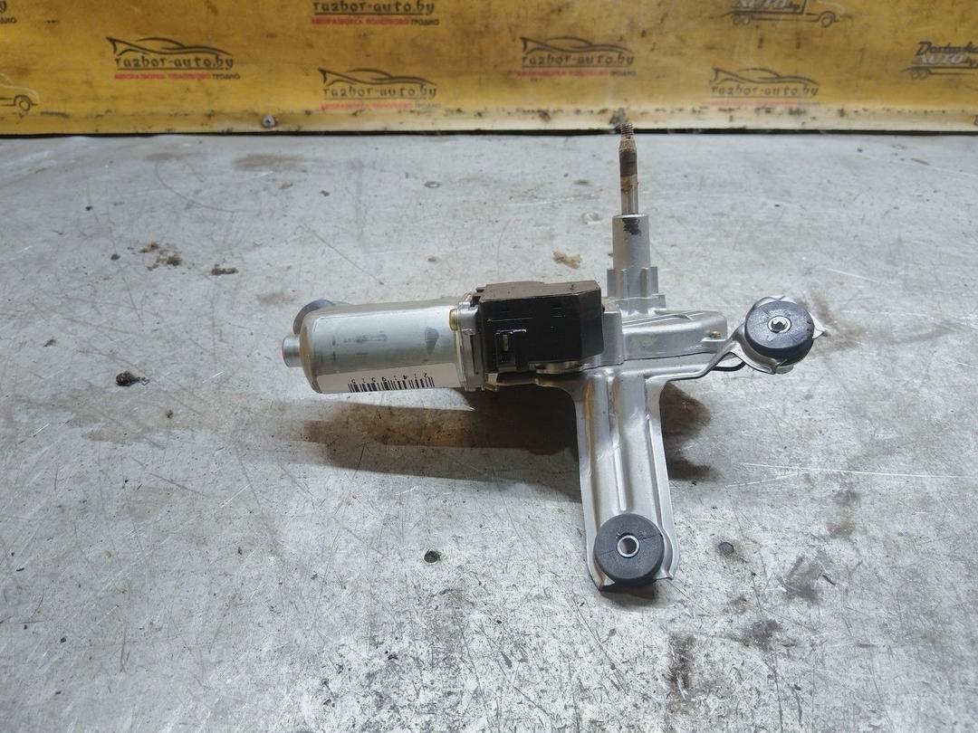 Моторчик заднего стеклоочистителя (дворника) QHQT70 Toyota Avensis купить с доставкой